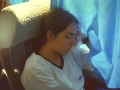 08326 SimonaFerrando dorme autobus.jpg